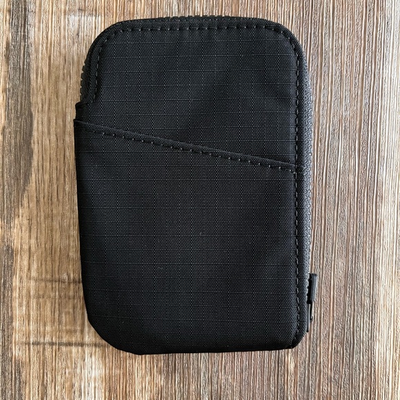 Alpaka Black Zip Card Pouch - Picture 1 of 5